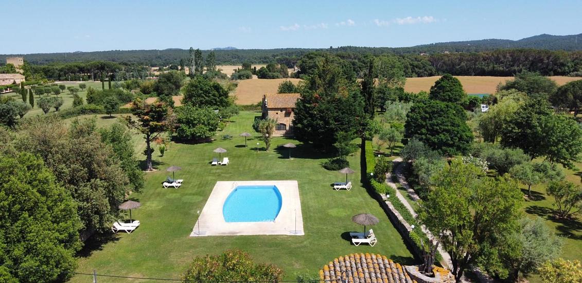 Charming rural hotel in Peratallada