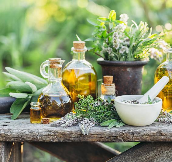 Foire aux herbes de Peratallada